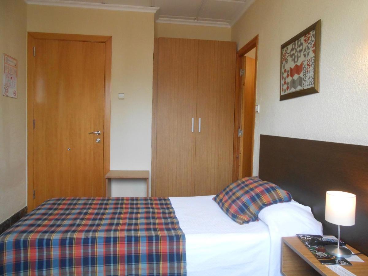 Hostal El Callejon Tarragona Luaran gambar