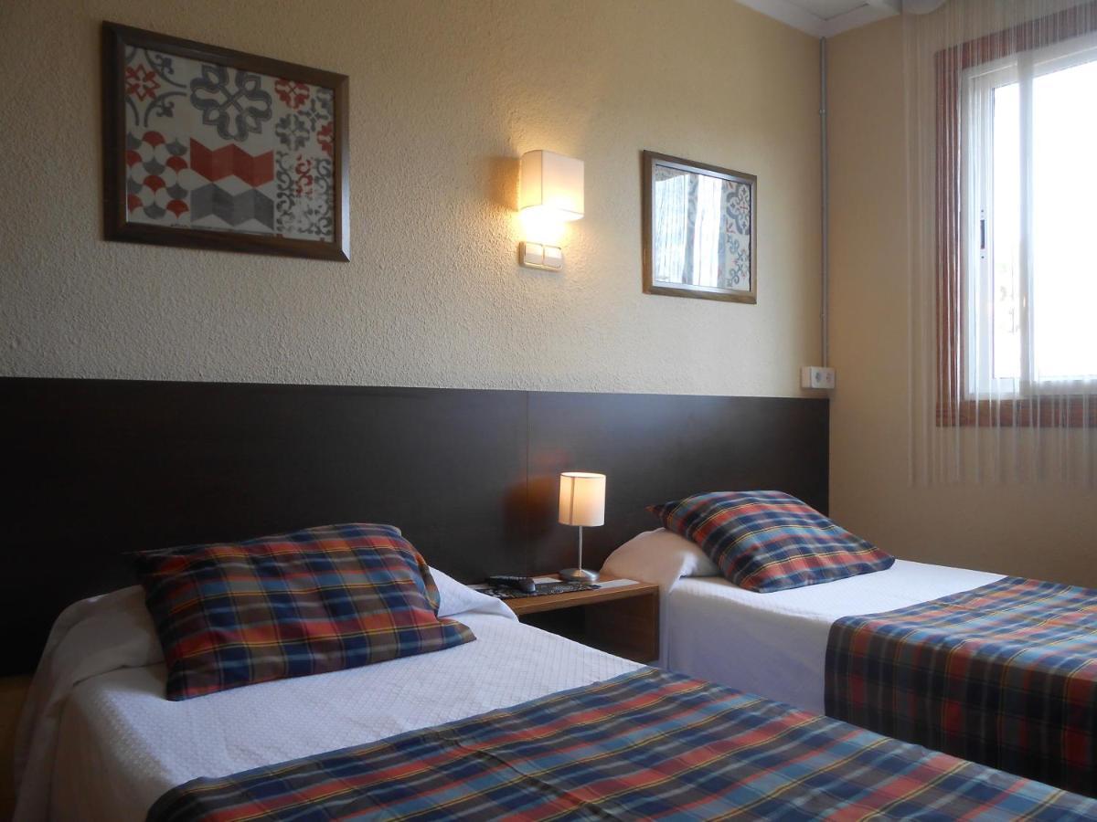 Hostal El Callejon Tarragona Luaran gambar