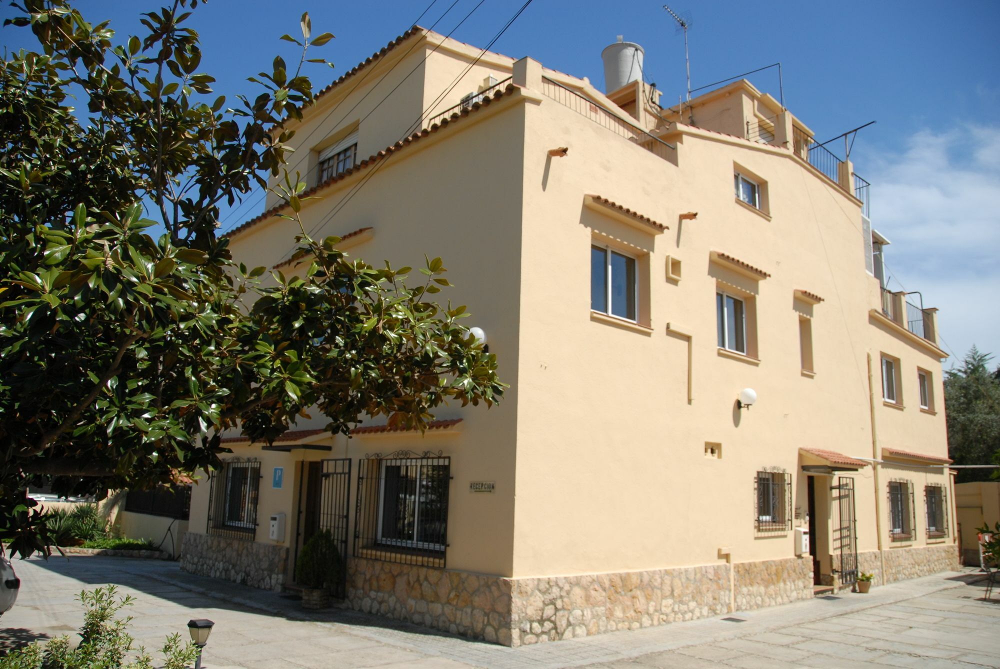 Hostal El Callejon Tarragona Luaran gambar