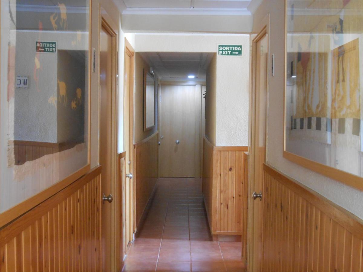 Hostal El Callejon Tarragona Luaran gambar