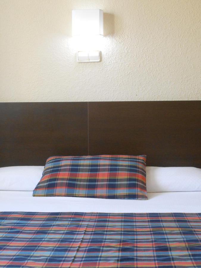 Hostal El Callejon Tarragona Luaran gambar