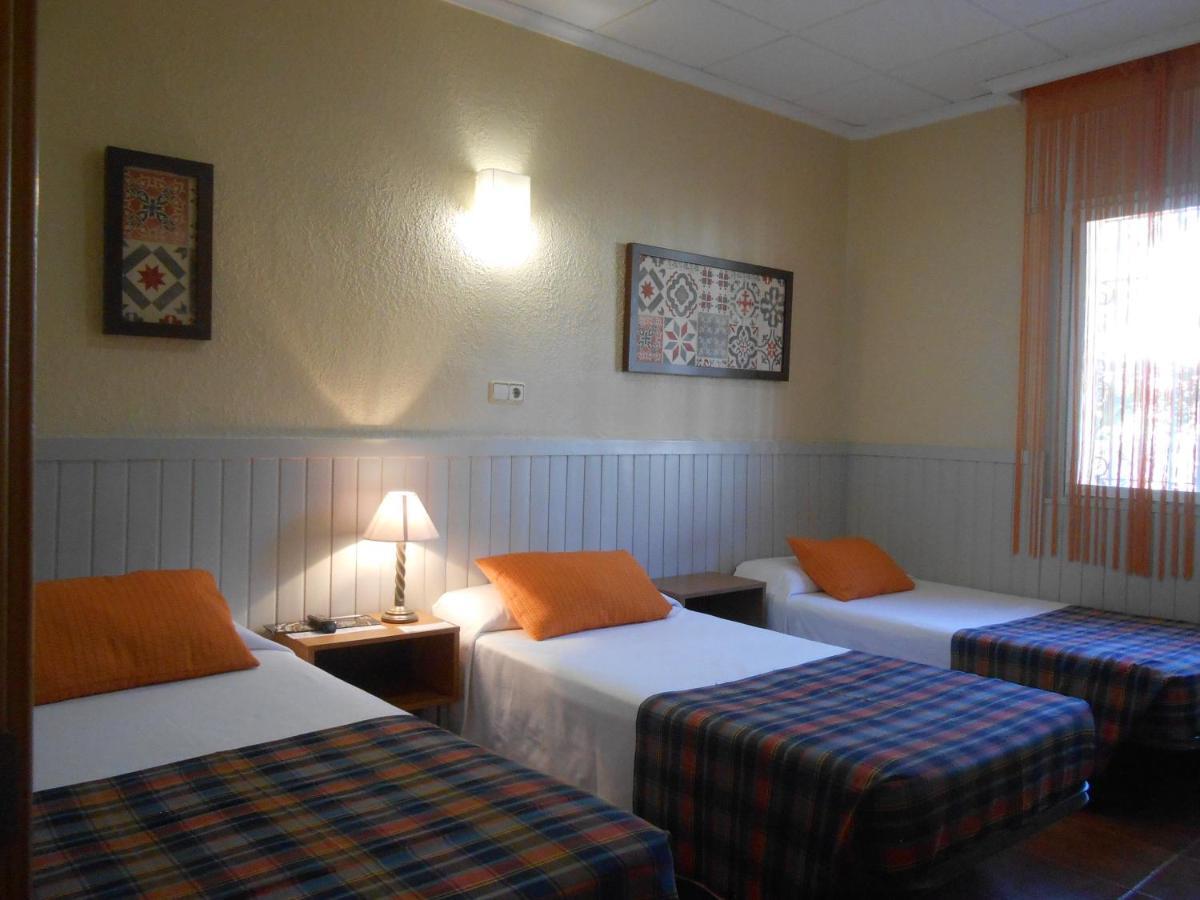 Hostal El Callejon Tarragona Luaran gambar
