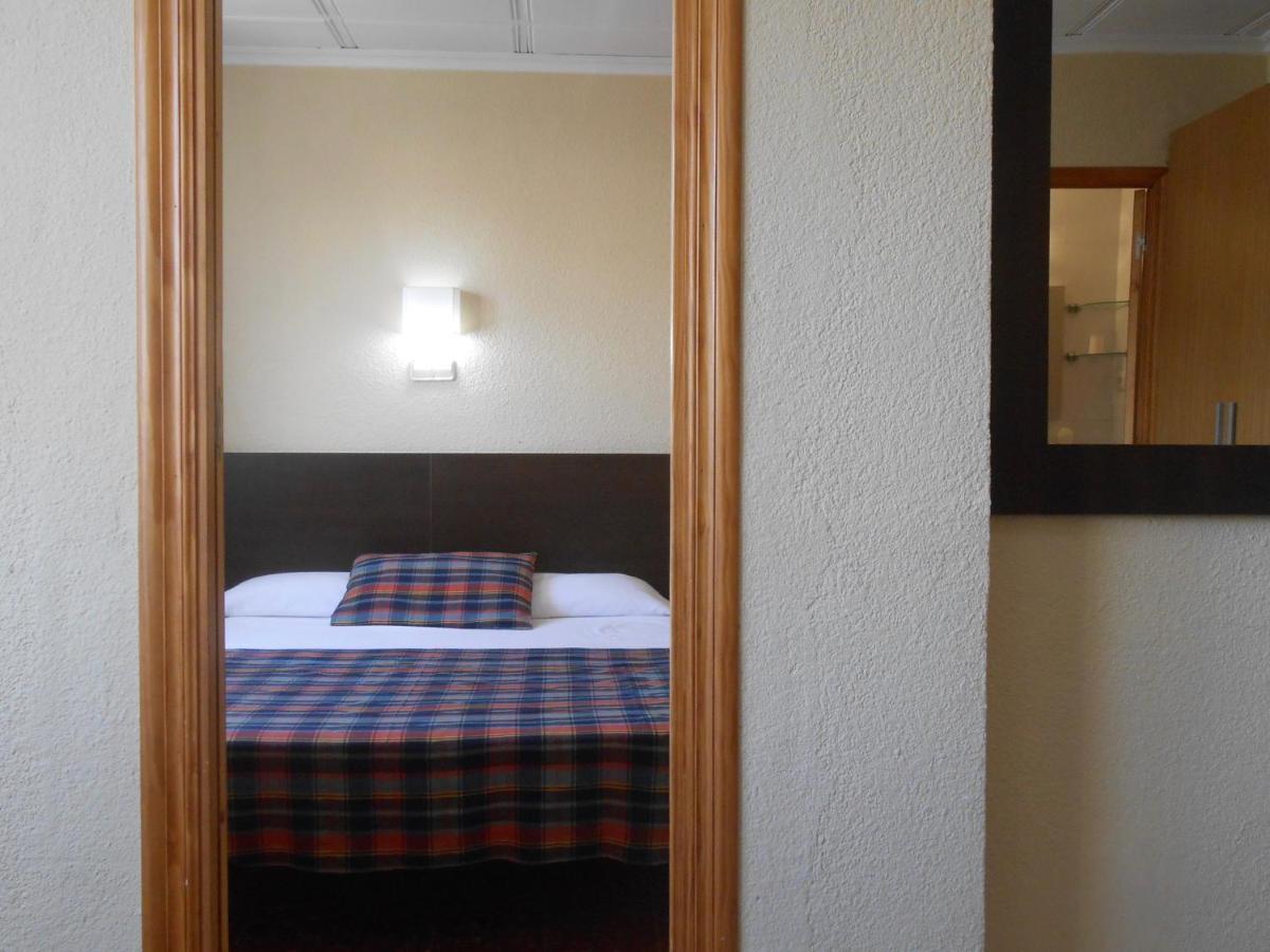 Hostal El Callejon Tarragona Luaran gambar