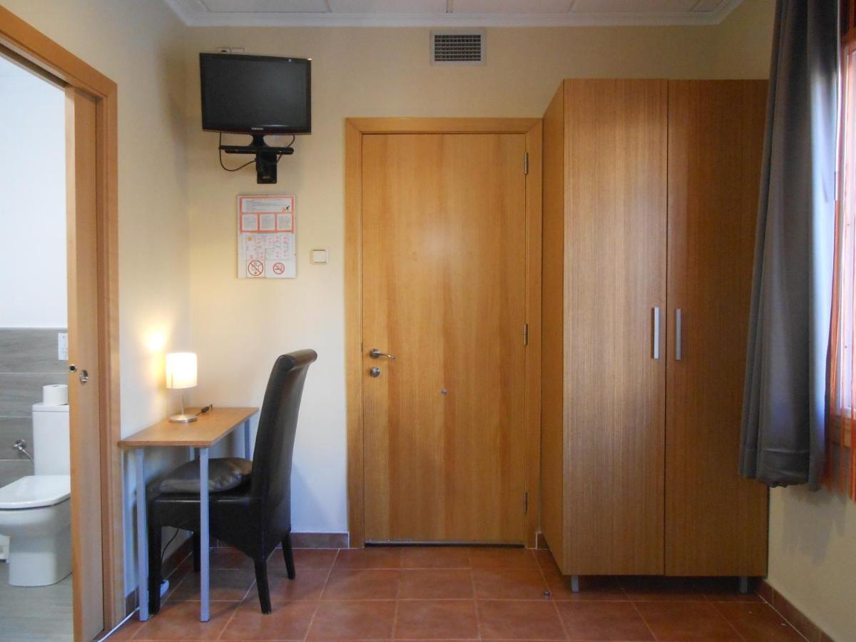 Hostal El Callejon Tarragona Luaran gambar