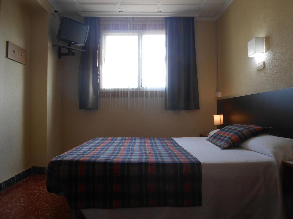 Hostal El Callejon Tarragona Luaran gambar