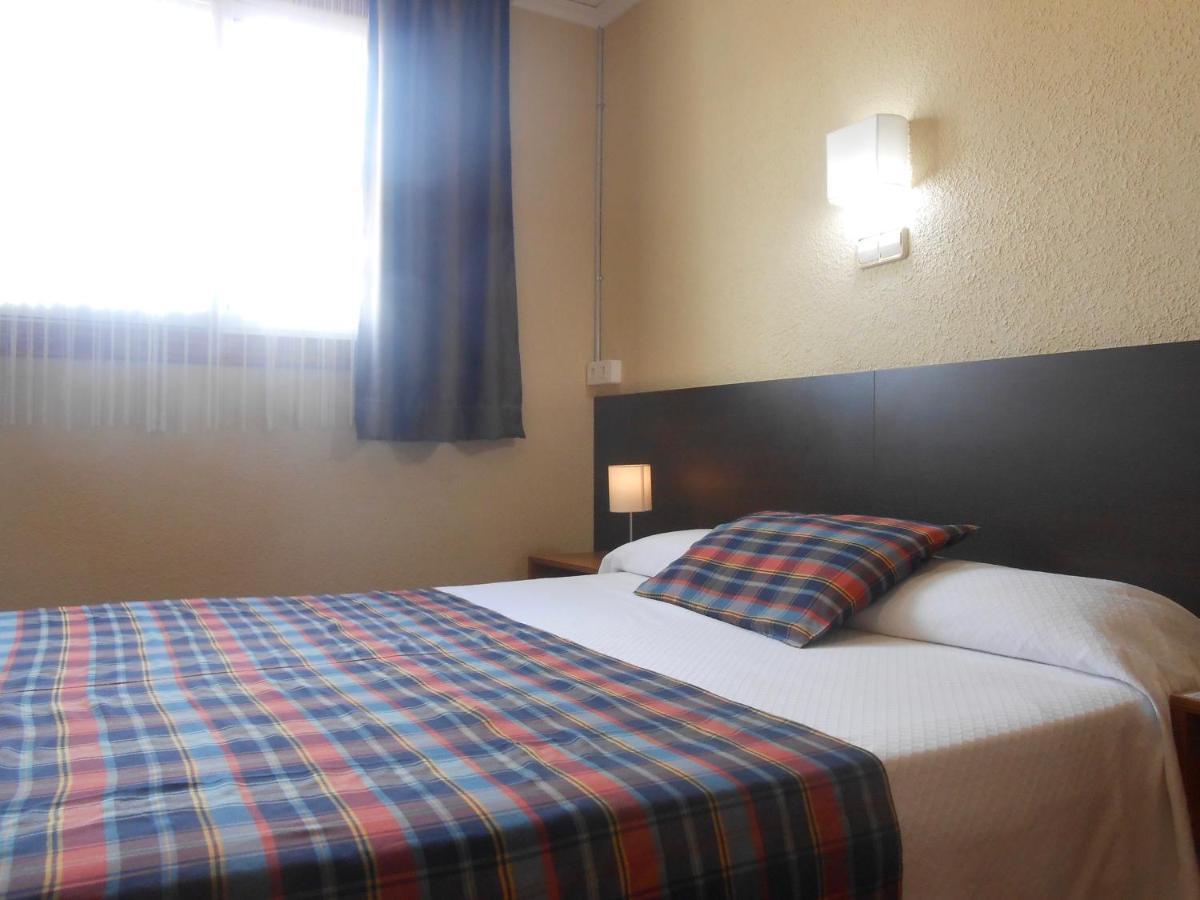 Hostal El Callejon Tarragona Luaran gambar