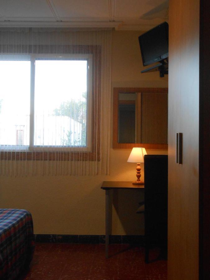 Hostal El Callejon Tarragona Luaran gambar