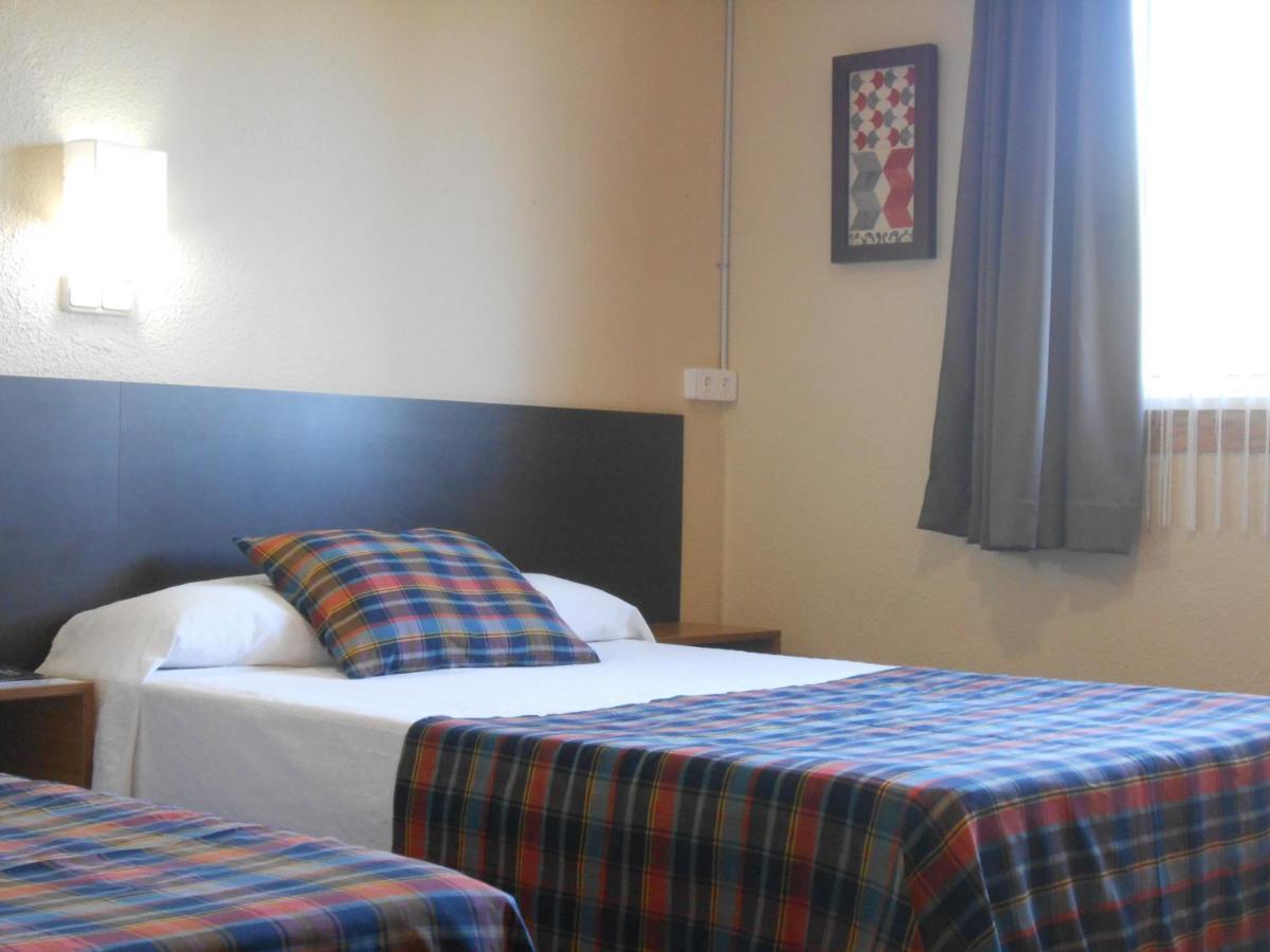 Hostal El Callejon Tarragona Luaran gambar