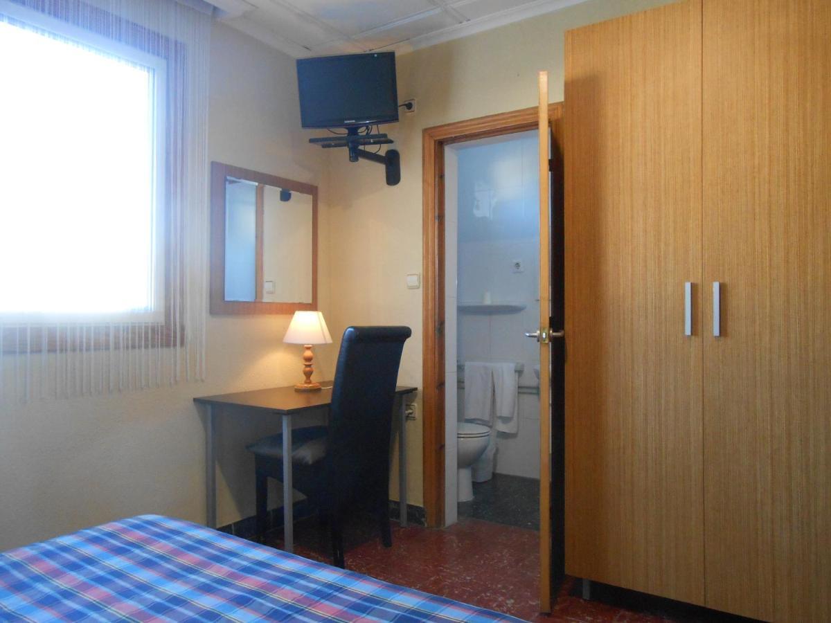 Hostal El Callejon Tarragona Luaran gambar
