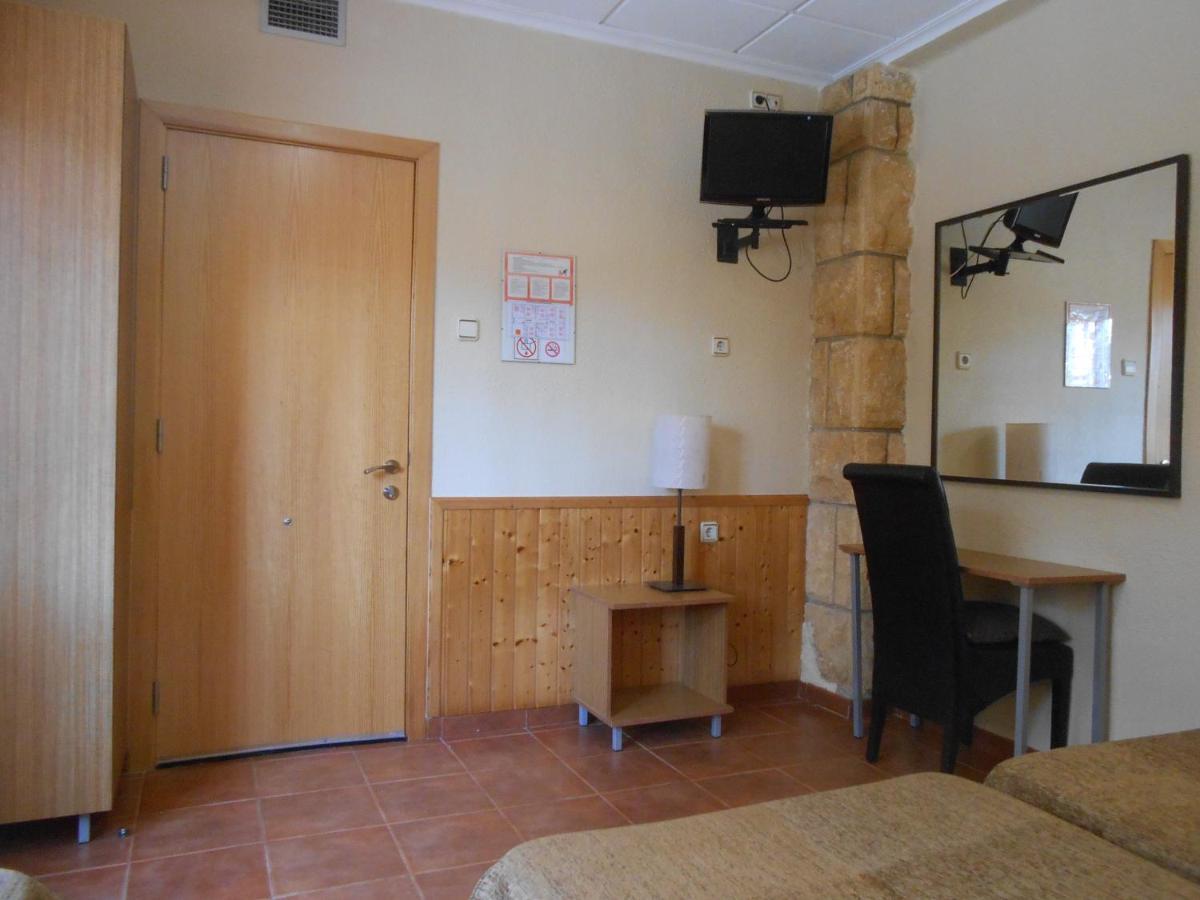 Hostal El Callejon Tarragona Luaran gambar