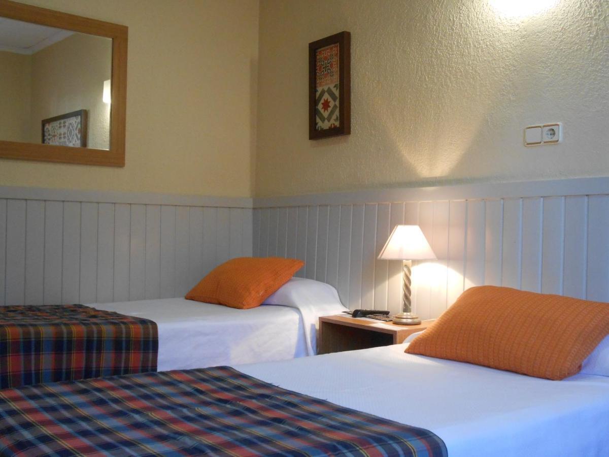 Hostal El Callejon Tarragona Luaran gambar
