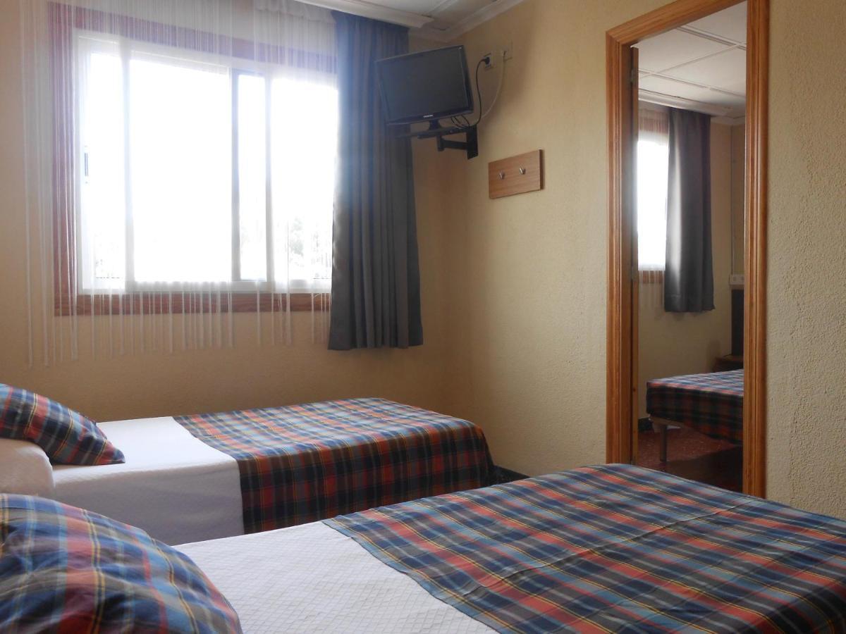 Hostal El Callejon Tarragona Luaran gambar