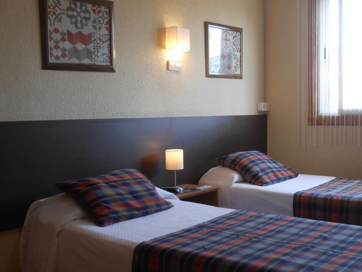 Hostal El Callejon Tarragona Luaran gambar