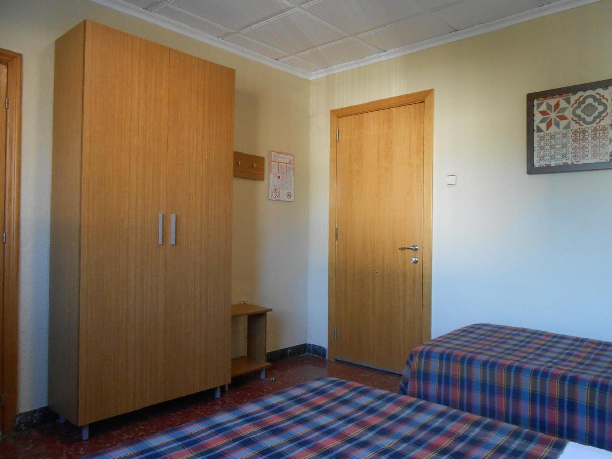 Hostal El Callejon Tarragona Luaran gambar