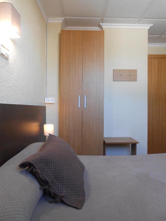 Hostal El Callejon Tarragona Luaran gambar