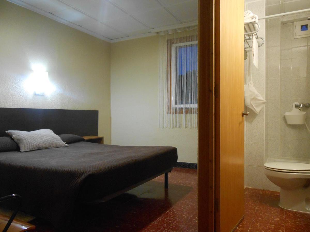 Hostal El Callejon Tarragona Luaran gambar