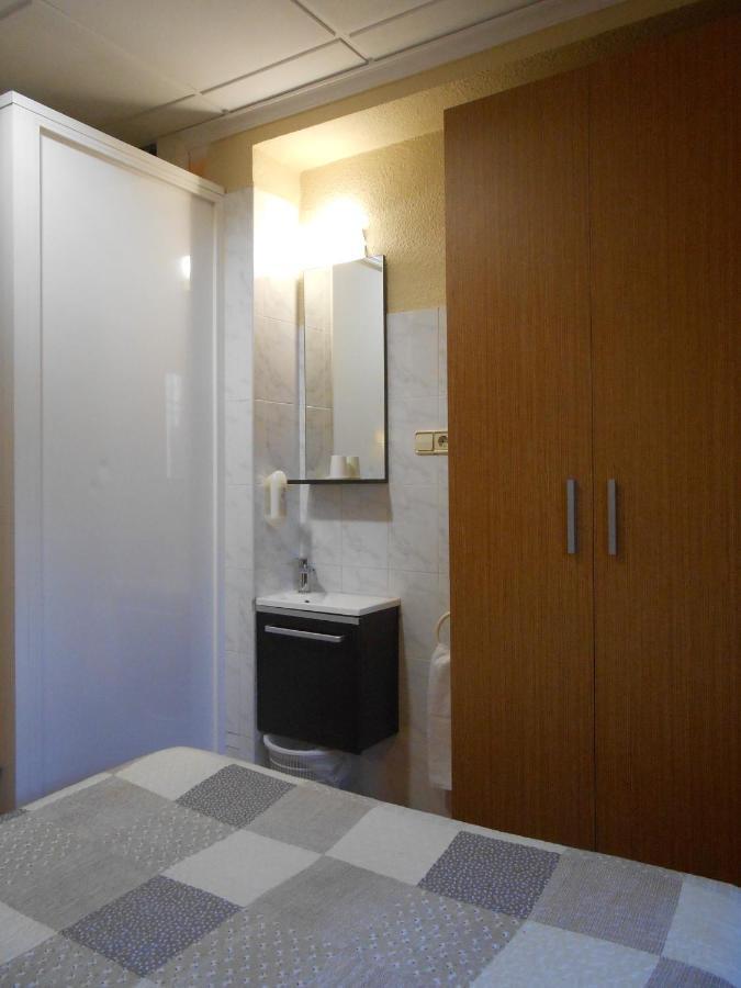 Hostal El Callejon Tarragona Luaran gambar