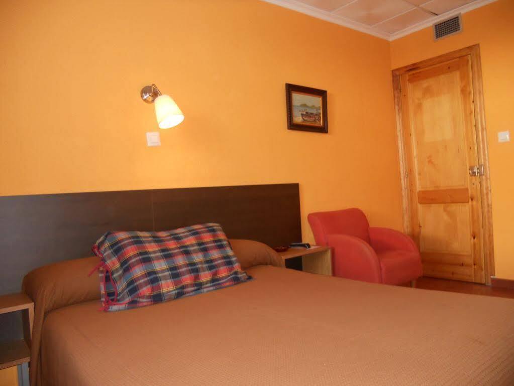 Hostal El Callejon Tarragona Luaran gambar