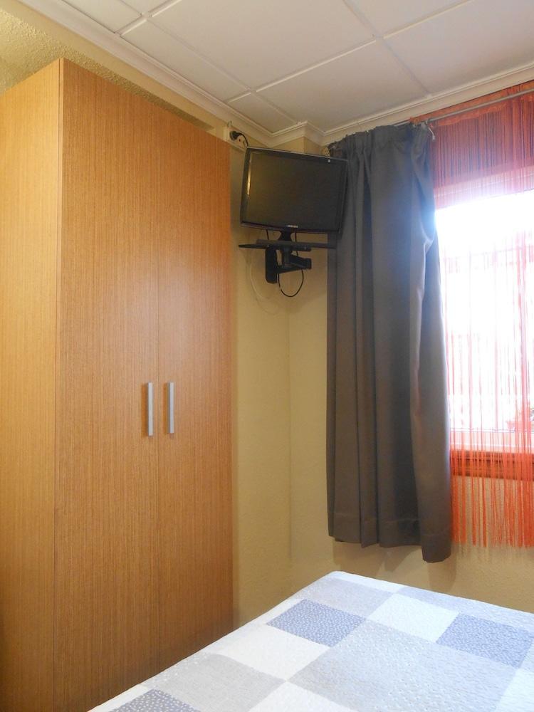 Hostal El Callejon Tarragona Luaran gambar